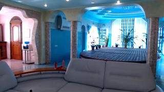 Cheryl Blossom is a busty, blonde cock teaser who is about to demonstrate her blowjob routine