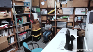 Ebony Shop Lifter With Nice Boobs