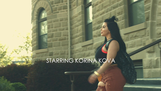 Korina Kova - Papá me pilló - Hija universitaria pillada