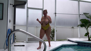 [OnlyFans] themirandaaffect - Try On Haul #10 - In The Pool!