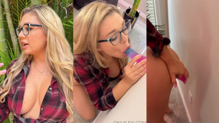 [OnlyFans] Lexi Reign - A Bit Of Outdoor Stripping, Indoor Ice Play, Masterbation And Dildo Play