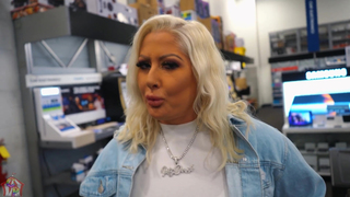 GIbbyTheClown Mz Dani Fucks Nerdy Best Buy Worker 4K