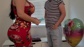 Crystal Lust On Mothers Day My Curvy Mom Said Take The Condom Off And Creampie 4K