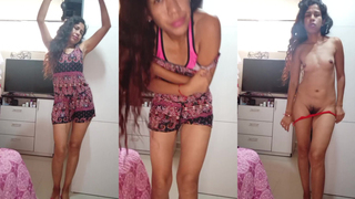 Universitaria graba video caliente para el novio