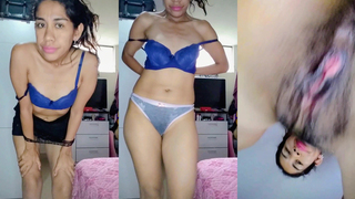 Latina cachonda con hermosas piernas