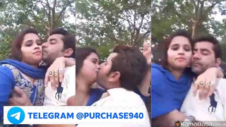 New Instagram Viral Leaked Delhi Girl Viral MMS – Hardcore Desi Kissing & Heavy Petti