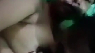 Patni ke boobs chooste hue banaya pati ne Desi Sex MMS