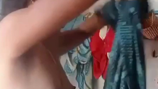 Gaon ke ladka-ladki ki jungle chudai wala Indian Sex MMS