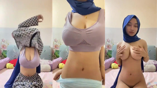 Hot Indian girl with huge boobs part-1