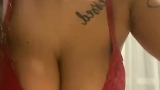 Stephanie Silveira Sensualizando Na Live