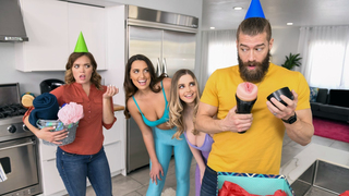 Brazzers smashing my hot lesbian roommates