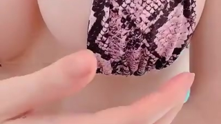 Amouranth Wet Ass Shaking Video