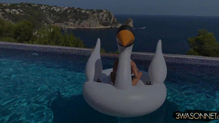 Ewa Sonnet Enormous floats pool story