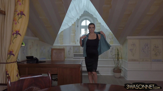 Ewa Sonnet - VERY PORNY MASSIVE BREASTS EXPOSURE